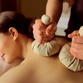 Relax with herbal pouch spa